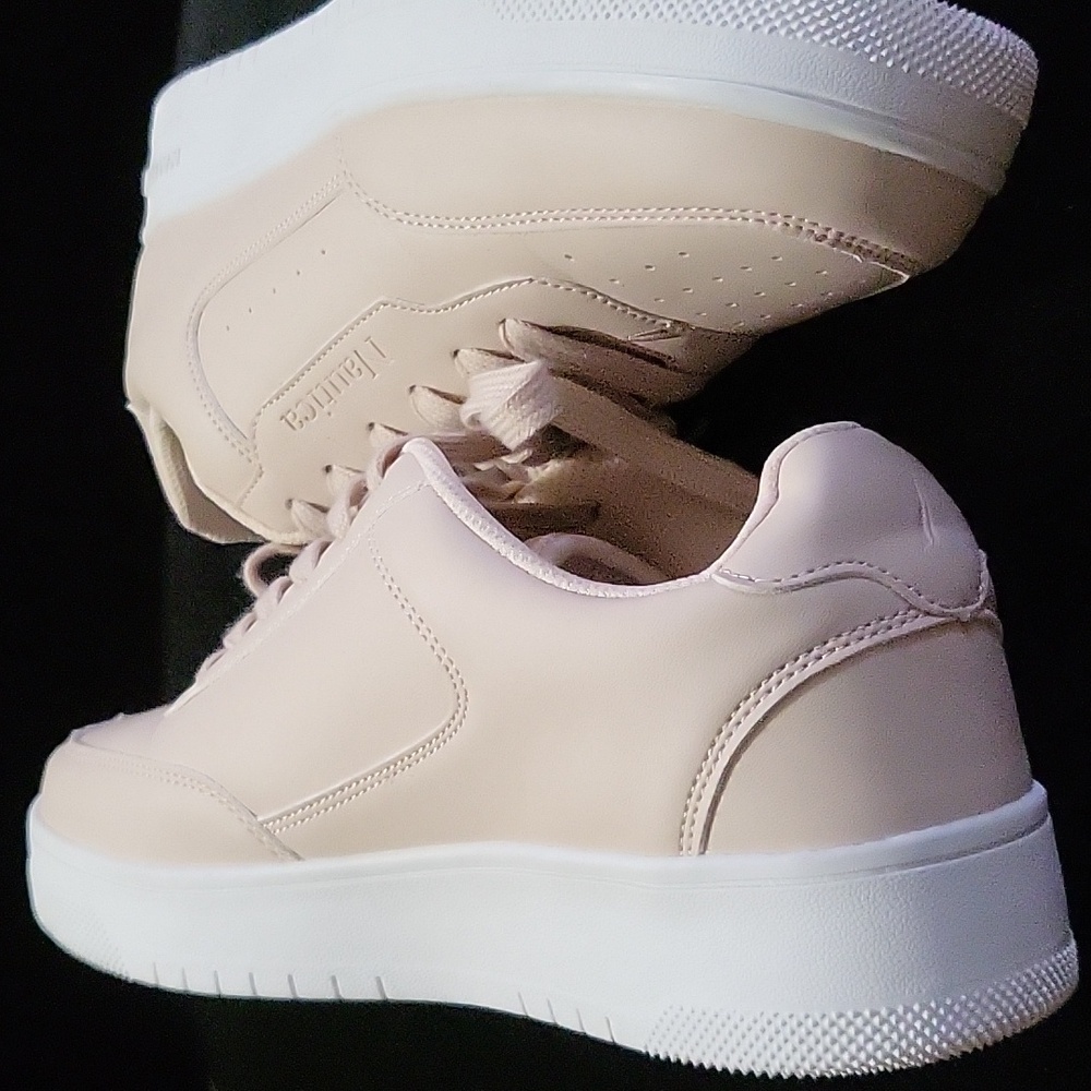 Shoes - Picture 10 of 12